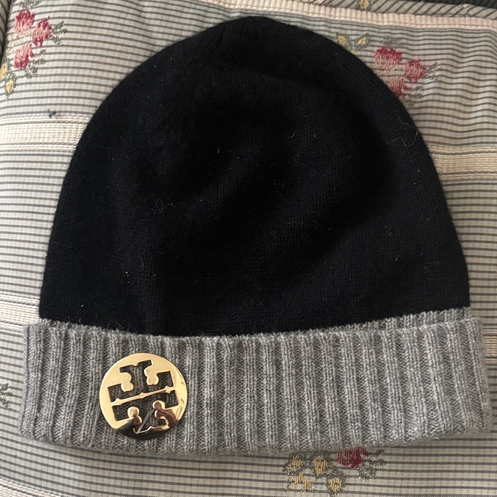 Tory Burch Black and Gray Knit Beanie EUC 100% Cashmere